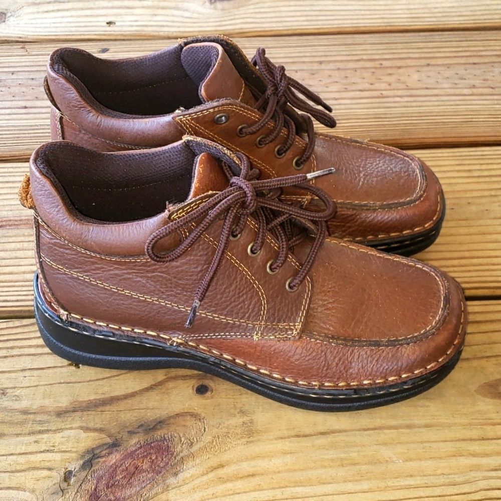 Thom McAn leather brown ankle boots size 7.5